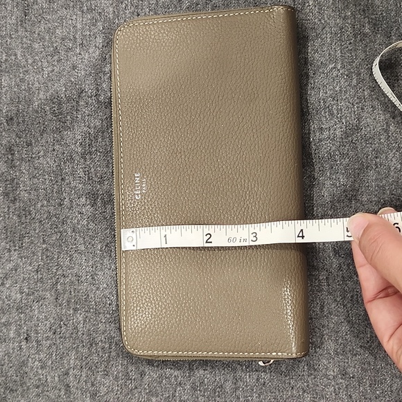 Celine Zipped Wallet. - Picture 12 of 12